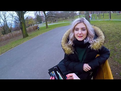 ❤️ Ezezagun baten esperma beroa irensten du diruaren truke - Eva Elfie-k parkean putz egin du ️ Sluts gugan ❤